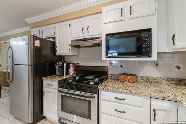 1588 WESTVIEW COURT, Canyon Lake, TX 78133