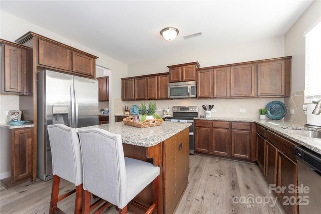 112 Scotch Moss Drive, Advance, NC 27006