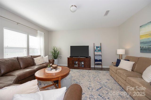 112 Scotch Moss Drive, Advance, NC 27006