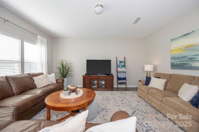 112 Scotch Moss Drive, Advance, NC 27006