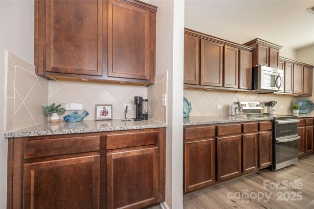 112 Scotch Moss Drive, Advance, NC 27006