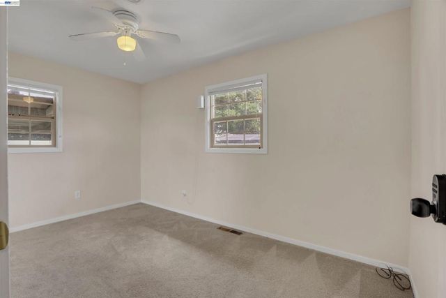 935 2nd Ave, Pinole, CA 94564