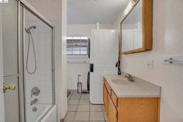 935 2nd Ave, Pinole, CA 94564