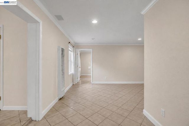 935 2nd Ave, Pinole, CA 94564