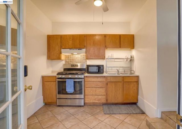 935 2nd Ave, Pinole, CA 94564