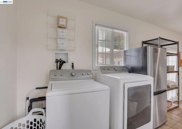 935 2nd Ave, Pinole, CA 94564