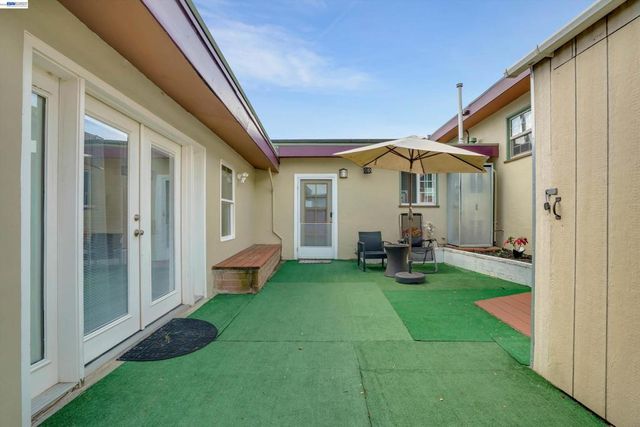 935 2nd Ave, Pinole, CA 94564