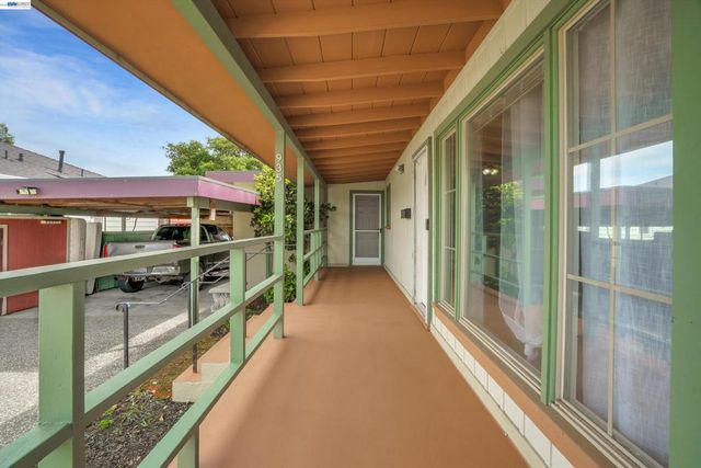 935 2nd Ave, Pinole, CA 94564