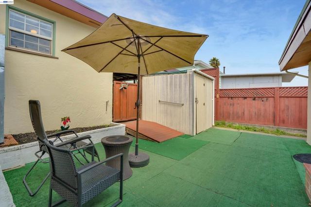 935 2nd Ave, Pinole, CA 94564
