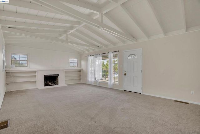935 2nd Ave, Pinole, CA 94564