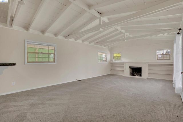 935 2nd Ave, Pinole, CA 94564