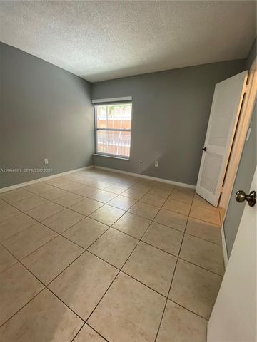 17600 NW 68th Ave B2009, Hialeah, FL 33015