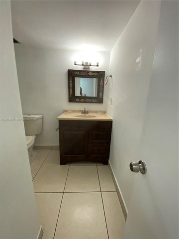 17600 NW 68th Ave B2009, Hialeah, FL 33015