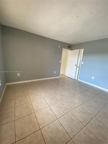 17600 NW 68th Ave B2009, Hialeah, FL 33015