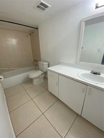 17600 NW 68th Ave B2009, Hialeah, FL 33015