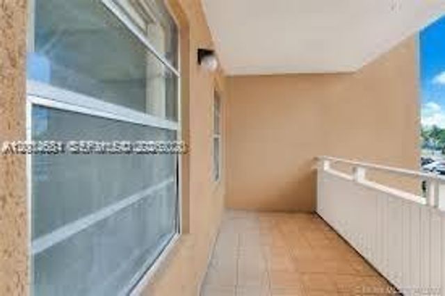 17600 NW 68th Ave B2009, Hialeah, FL 33015