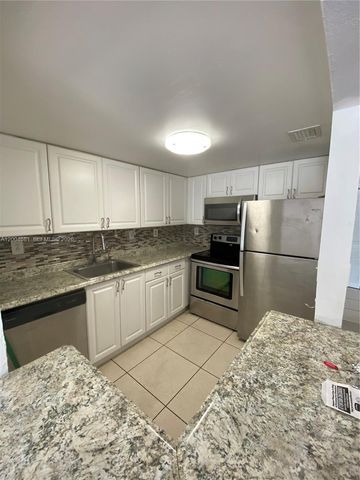 17600 NW 68th Ave B2009, Hialeah, FL 33015