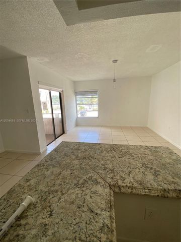 17600 NW 68th Ave B2009, Hialeah, FL 33015
