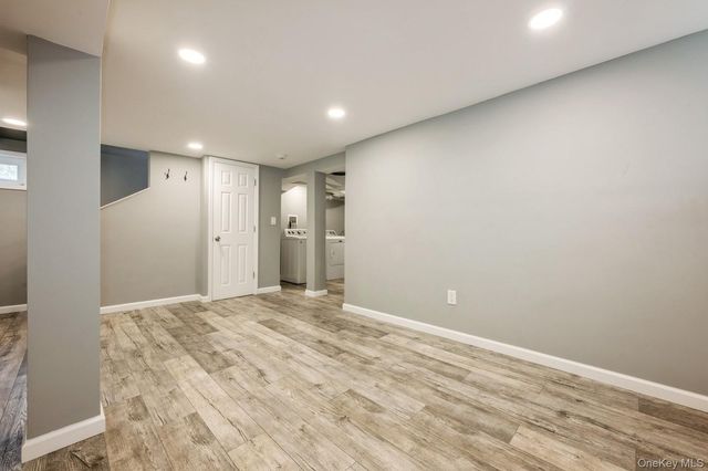 212 Fernwood Terrace, Garden City, NY 11530