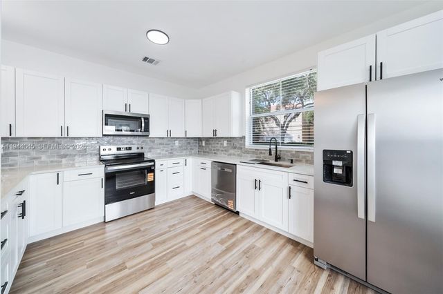 1551 Seagrape Way, Hollywood, FL 33019