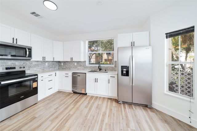 1551 Seagrape Way, Hollywood, FL 33019