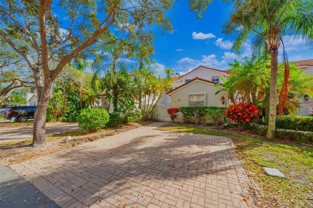 1551 Seagrape Way, Hollywood, FL 33019