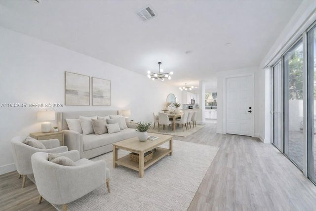 1551 Seagrape Way, Hollywood, FL 33019