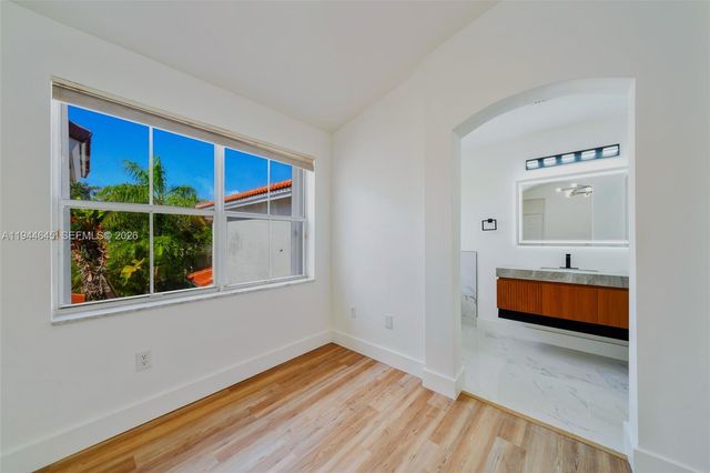 1551 Seagrape Way, Hollywood, FL 33019