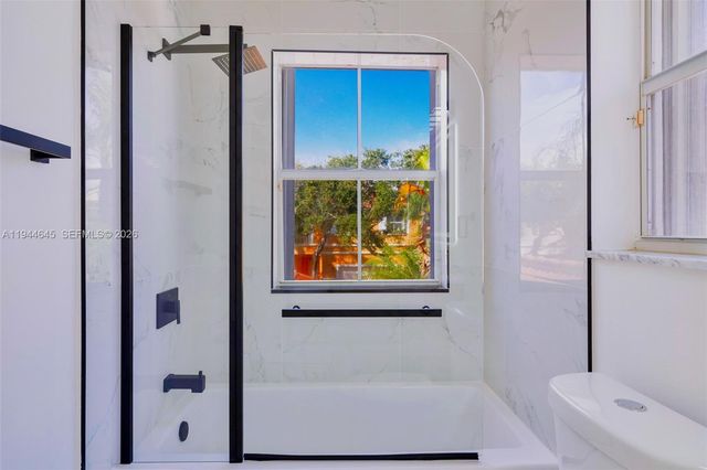 1551 Seagrape Way, Hollywood, FL 33019