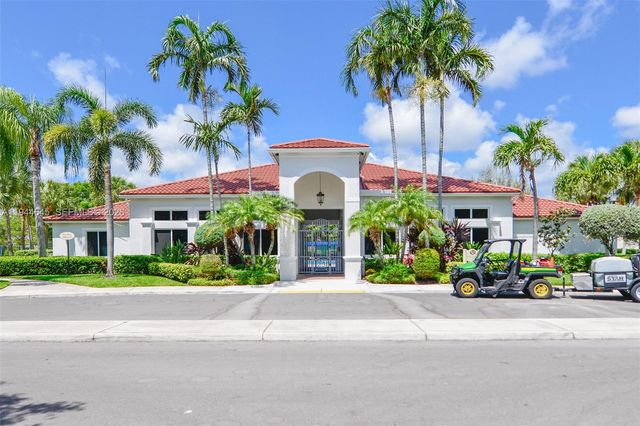 1551 Seagrape Way, Hollywood, FL 33019