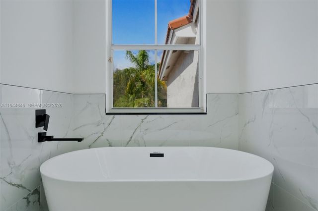 1551 Seagrape Way, Hollywood, FL 33019