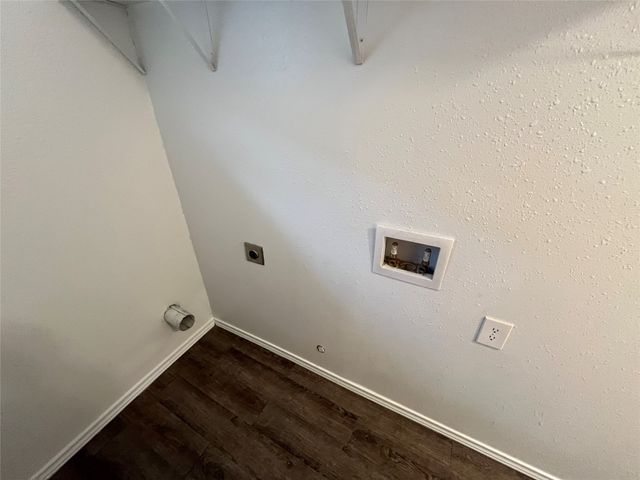 1636 Vail Meadow Lane, Dallas, TX 75253