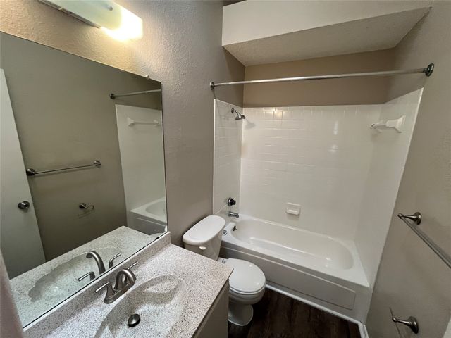 1636 Vail Meadow Lane, Dallas, TX 75253