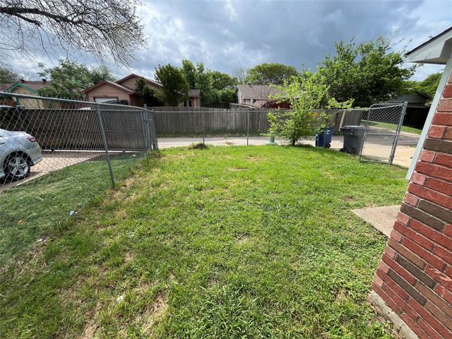 1636 Vail Meadow Lane, Dallas, TX 75253