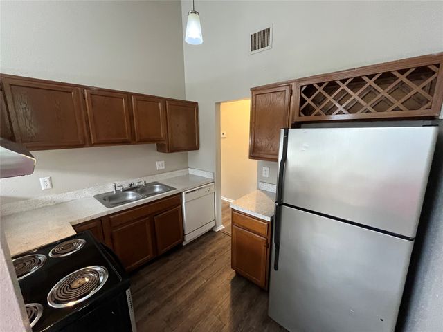 1636 Vail Meadow Lane, Dallas, TX 75253