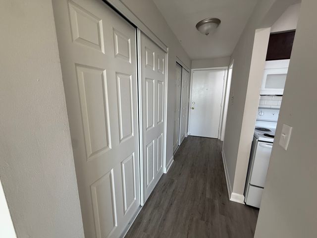 7300 W North Avenue 2G, Elmwood Park, IL 60707