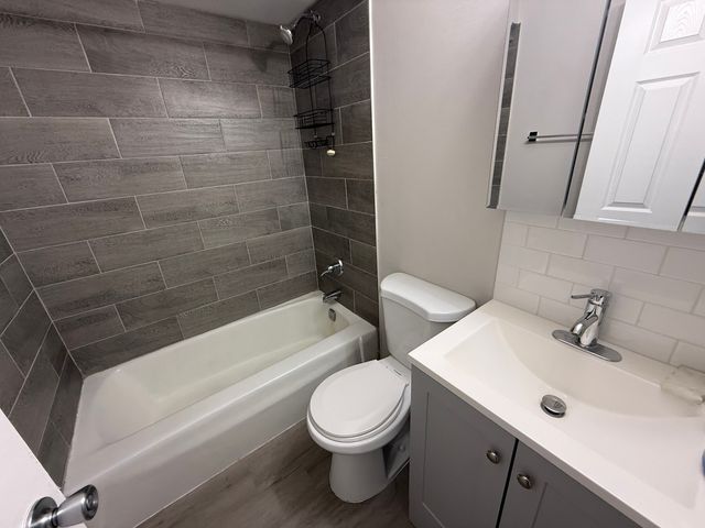 7300 W North Avenue 2G, Elmwood Park, IL 60707