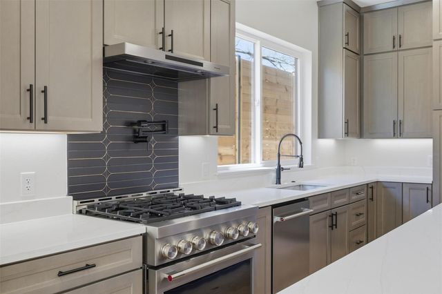 8115 Rockwood LN A, Austin, TX 78757