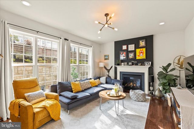 120 AVA DR, Red Lion, PA 17356