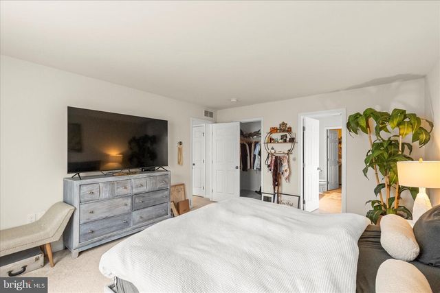 120 AVA DR, Red Lion, PA 17356