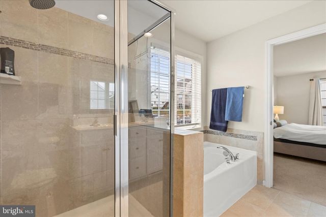 120 AVA DR, Red Lion, PA 17356