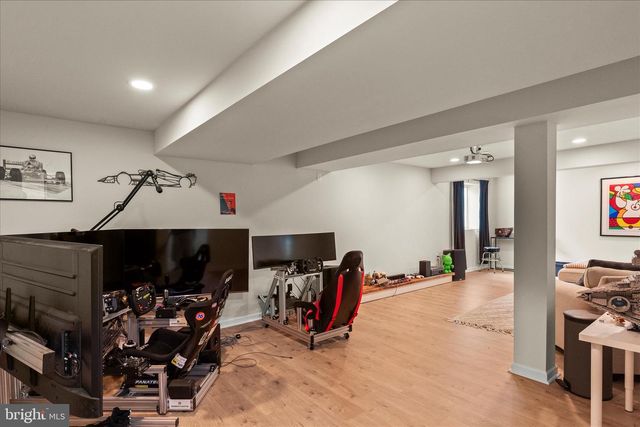 120 AVA DR, Red Lion, PA 17356