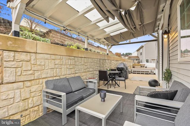 120 AVA DR, Red Lion, PA 17356