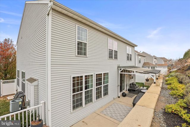 120 AVA DR, Red Lion, PA 17356