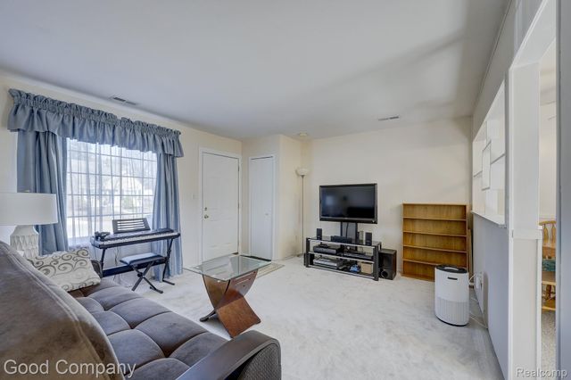 1169 W Marshall Street, Ferndale, MI 48220