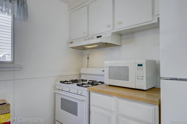 1169 W Marshall Street, Ferndale, MI 48220