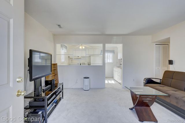 1169 W Marshall Street, Ferndale, MI 48220