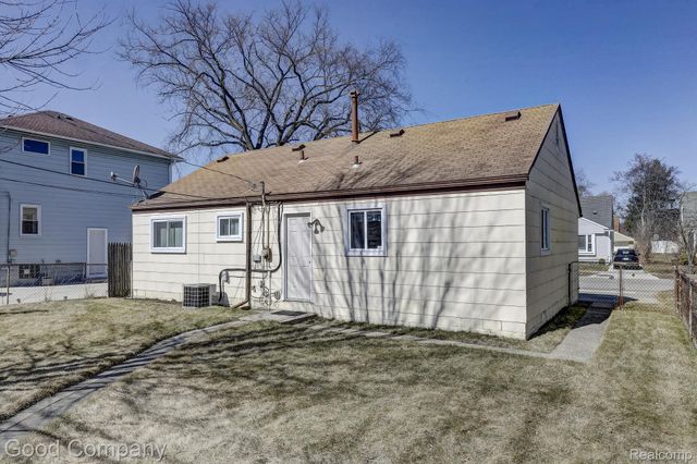 1169 W Marshall Street, Ferndale, MI 48220