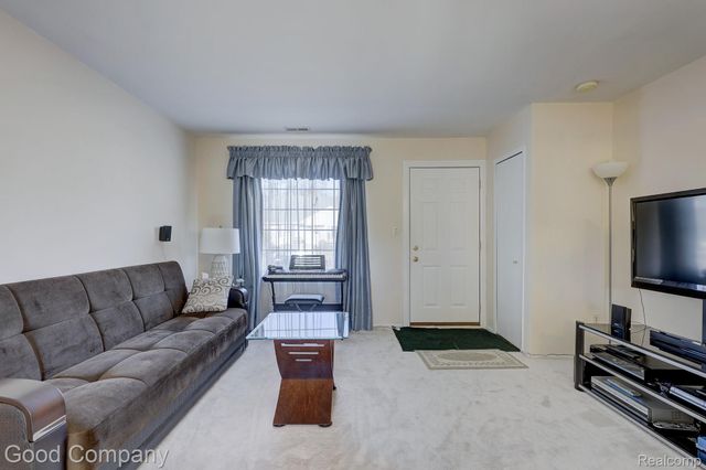 1169 W Marshall Street, Ferndale, MI 48220