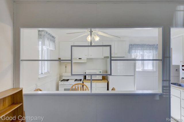 1169 W Marshall Street, Ferndale, MI 48220